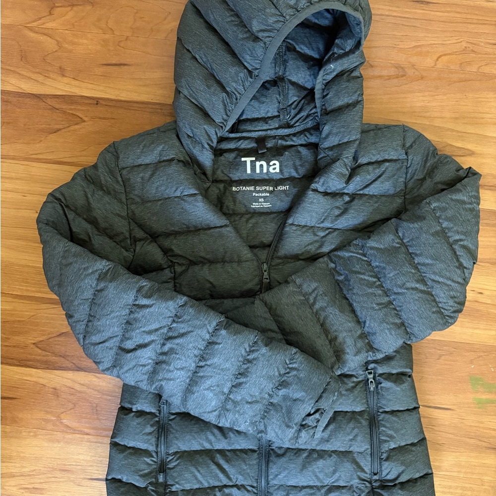 TNA Botanie Super Light Hooded Puffer Jacket - Charcoal Gray